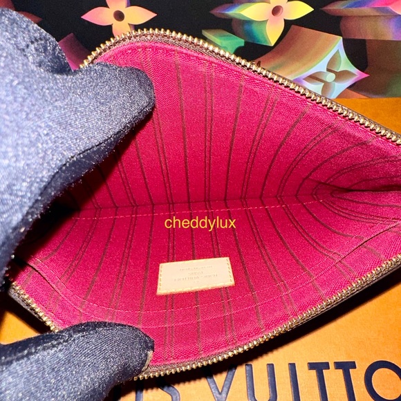 🥰🥰🥰Authentic Louis Vuitton Neverfull Pochette Wristlet - Picture 6 of 9